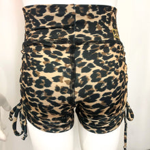 Load image into Gallery viewer, Tie rouched shorts