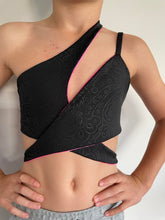 Load image into Gallery viewer, Mylee Crop Pink/Black
