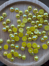Load image into Gallery viewer, Pearls various colours - glue on.
