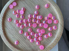 Load image into Gallery viewer, Pearls various colours - glue on.
