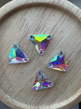 Load image into Gallery viewer, AB Glass see on triangle 12mm
