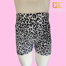 Load image into Gallery viewer, Leopard Print Black and White shorts I
